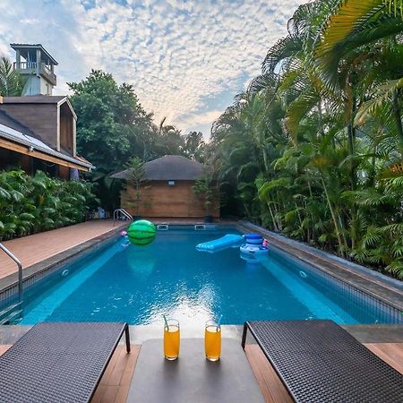 Nature'S Abode - The Wooden Villa At Morjim By Stayvista Exteriör bild