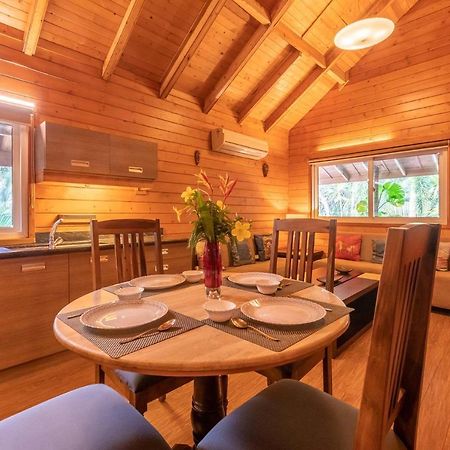 Nature'S Abode - The Wooden Villa At Morjim By Stayvista Exteriör bild