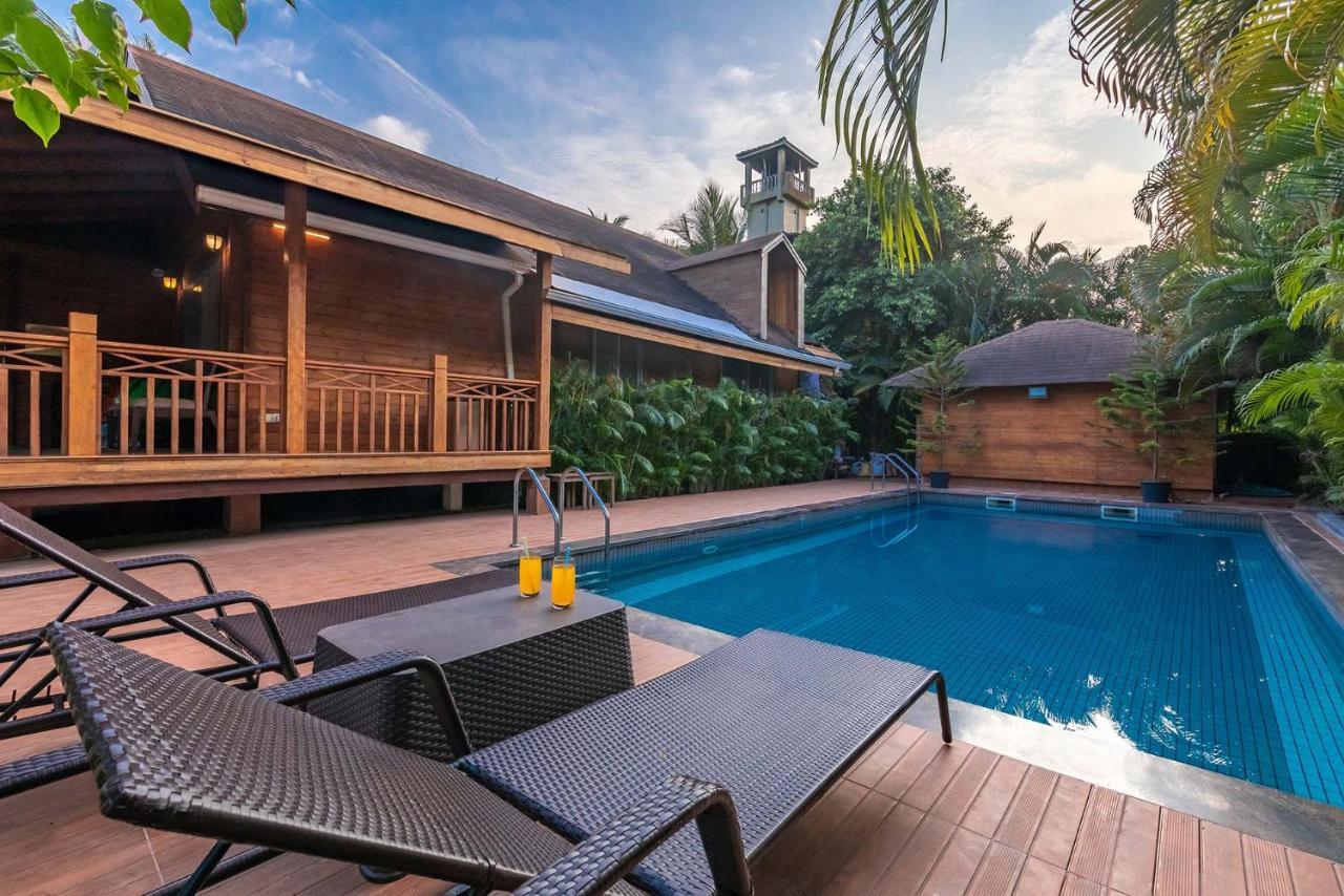 Nature'S Abode - The Wooden Villa At Morjim By Stayvista Exteriör bild