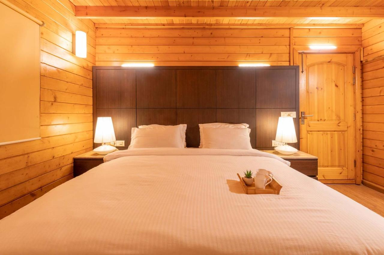 Nature'S Abode - The Wooden Villa At Morjim By Stayvista Exteriör bild