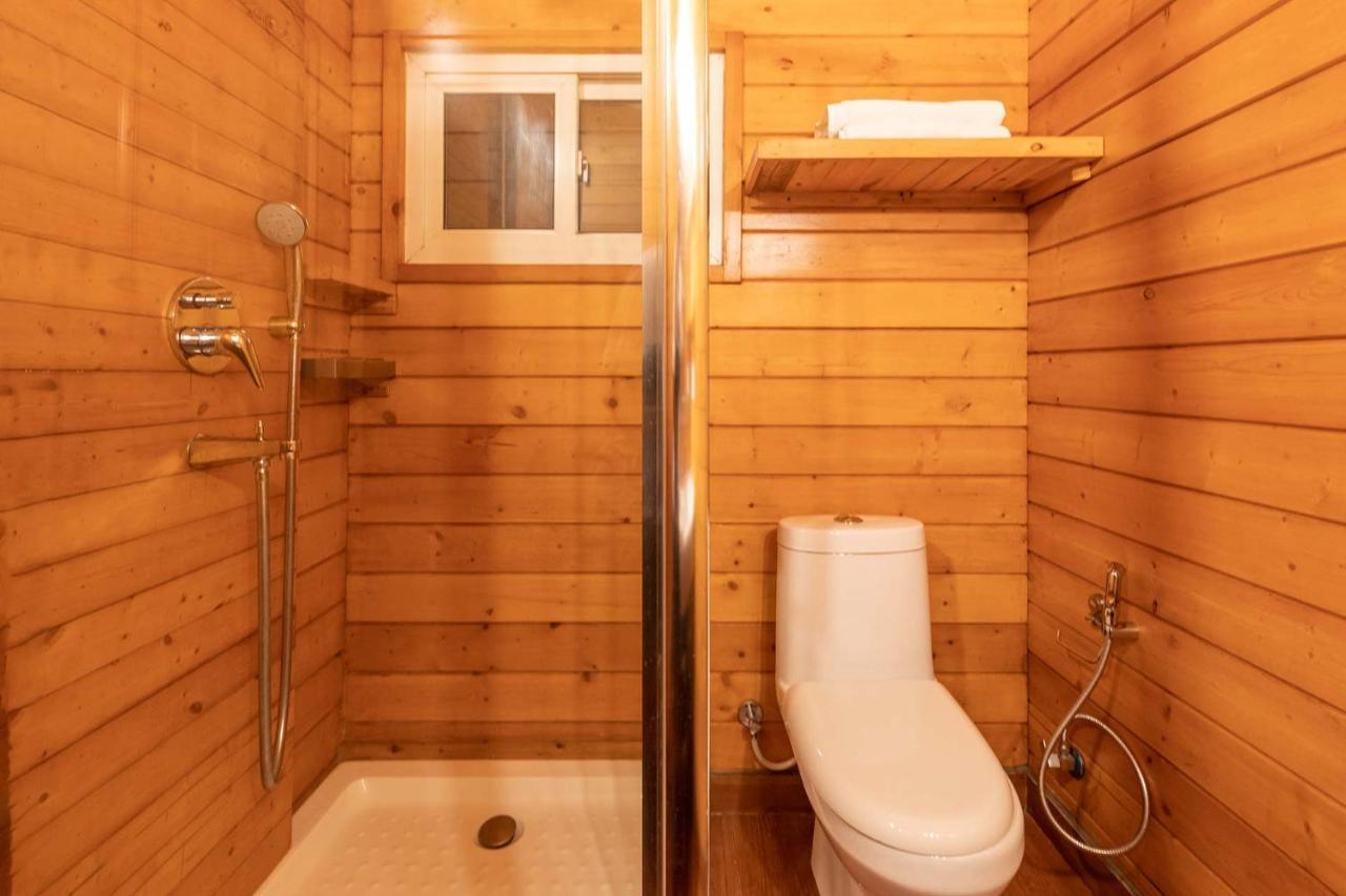 Nature'S Abode - The Wooden Villa At Morjim By Stayvista Exteriör bild